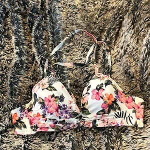 Shade & Shore Bikini Top 36C | Tropical print + underwire